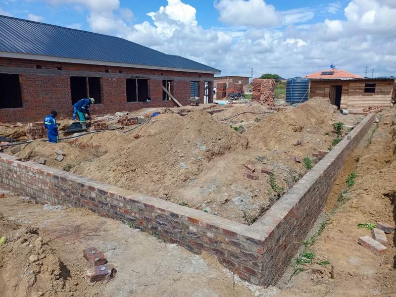 Foundation brickwork going in