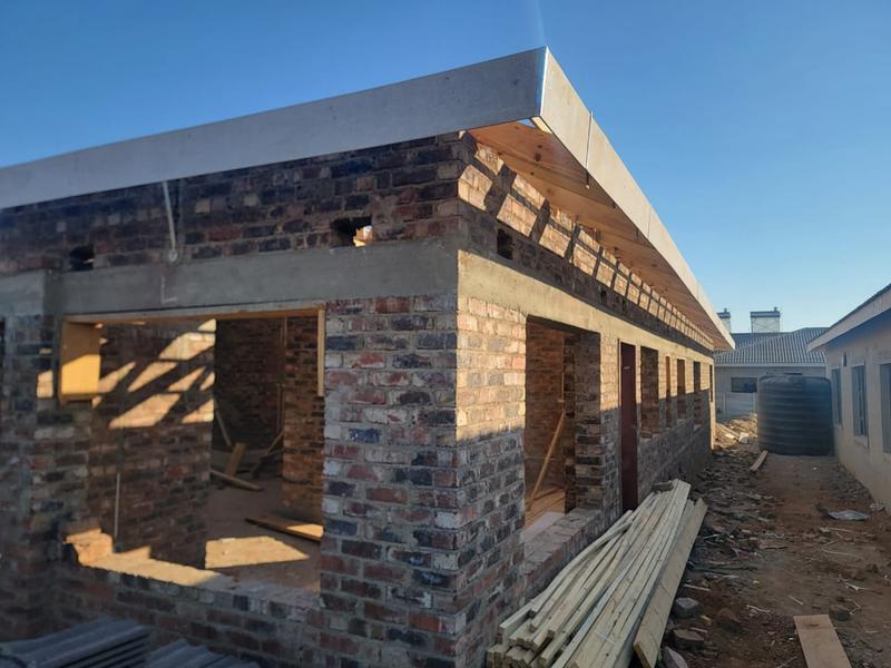 Brickwork and roof structure on a new build