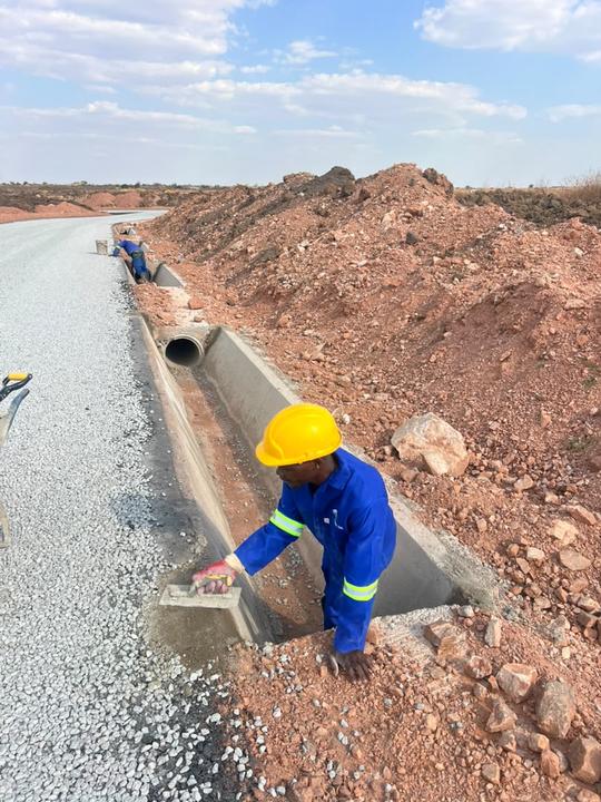 Plastering the gaps along a drain
