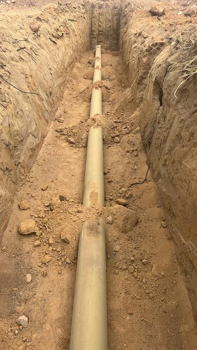 Laying 200mm sewer pipe
